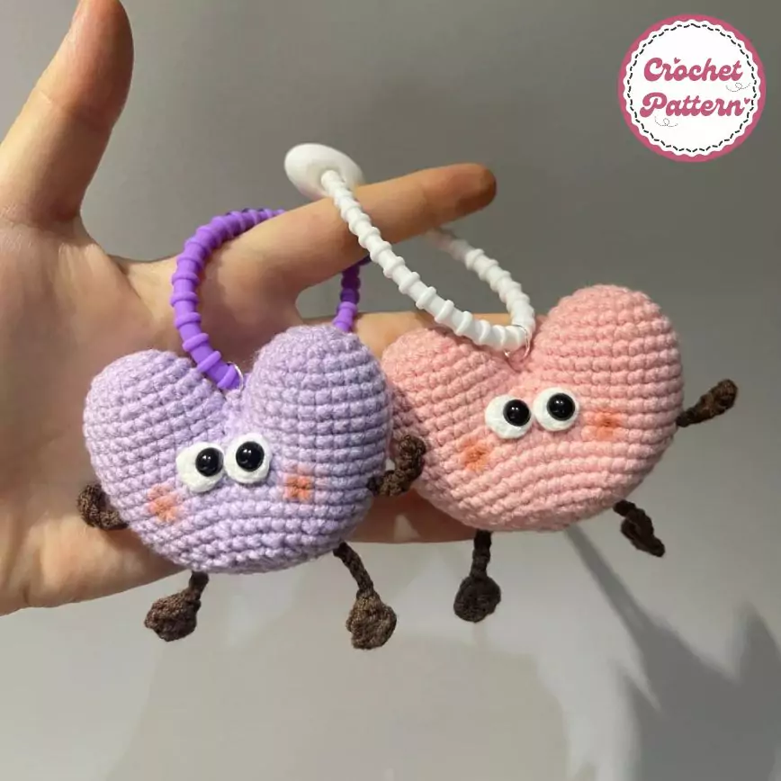 cute heart keychain crochet pattern