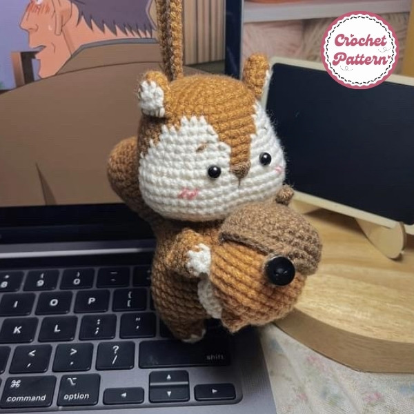 Squirrel Hug Nuts Crochet Pattern